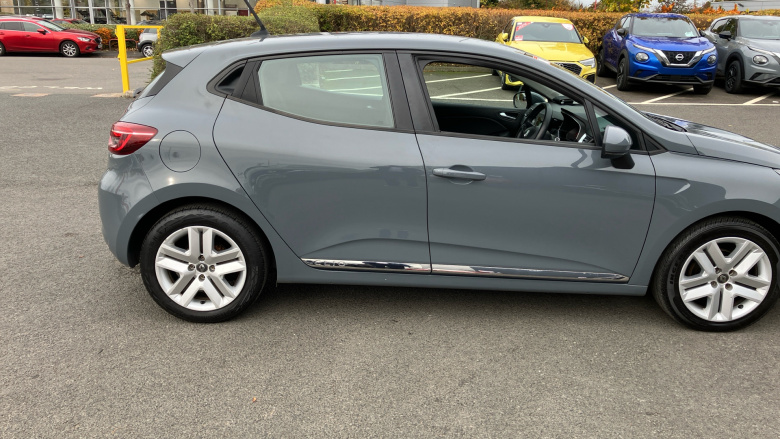 Renault Clio 1.0 TCe 100 Play 5dr Petrol Hatchback